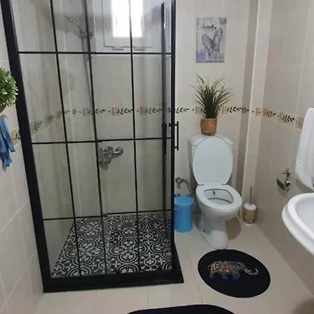 Fethiye Çiftlik'te Bahçe Katı Günlük Kiralık Ev *