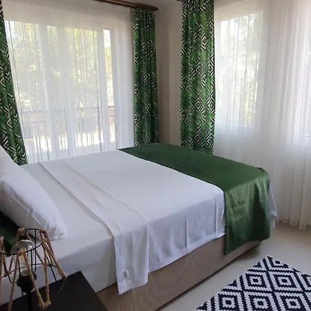 Fethiye Çiftlik'te Bahçe Katı Günlük Kiralık Ev Apartamento Fethiye